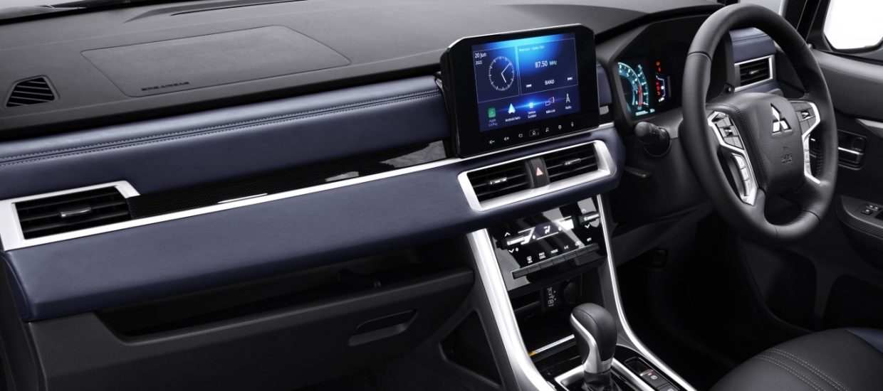 Horizontal-Axis-Design-Dashboard-With-Soft-Pad-Material-1240x550
